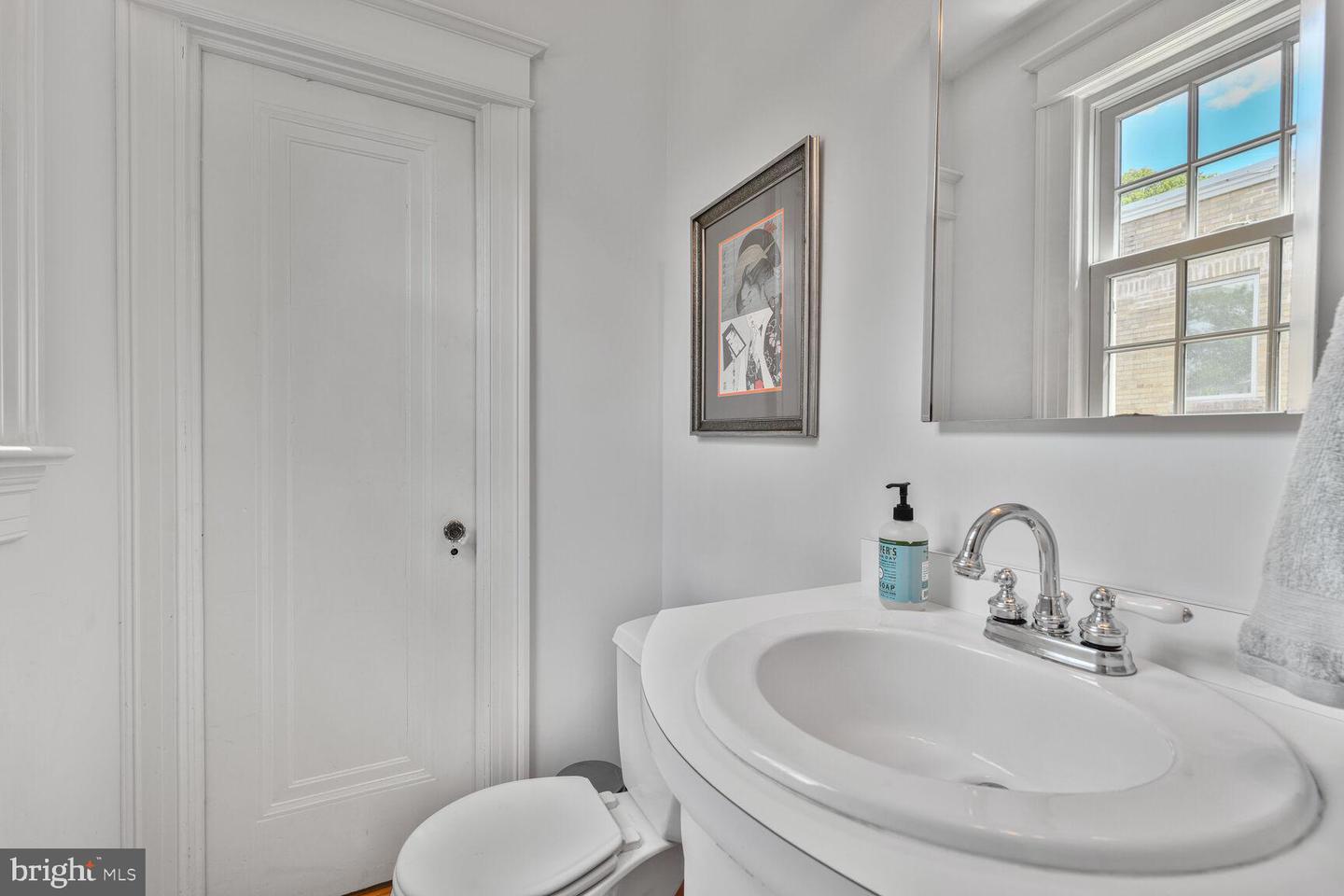 3805 WARREN ST NW, WASHINGTON, District Of Columbia 20016, 5 Bedrooms Bedrooms, 5 Rooms Rooms,3 BathroomsBathrooms,Residential,For sale,3805 WARREN ST NW,DCDC2202922 MLS # DCDC2202922