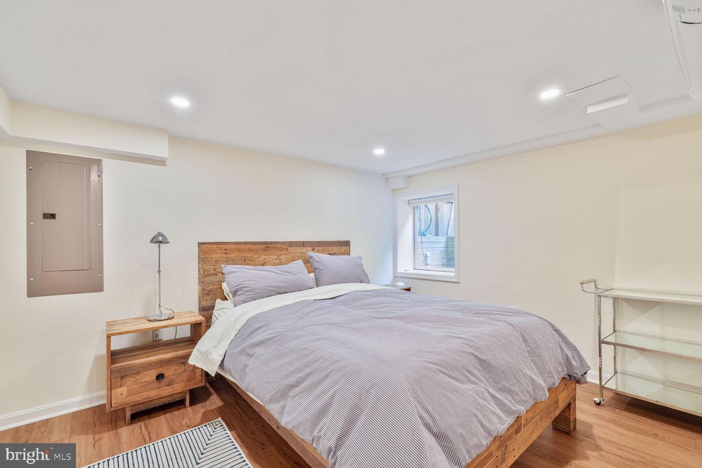 3805 WARREN ST NW, WASHINGTON, District Of Columbia 20016, 5 Bedrooms Bedrooms, 5 Rooms Rooms,3 BathroomsBathrooms,Residential,For sale,3805 WARREN ST NW,DCDC2202922 MLS # DCDC2202922