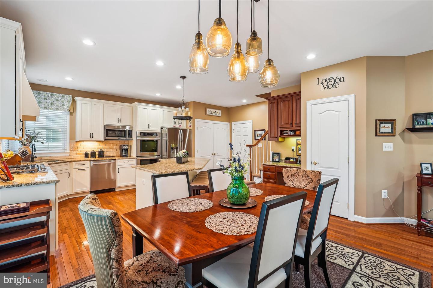 18403 RIM ROCK CIR, LEESBURG, Virginia 20176, 5 Bedrooms Bedrooms, ,3 BathroomsBathrooms,Residential,For sale,18403 RIM ROCK CIR,VALO2098138 MLS # VALO2098138