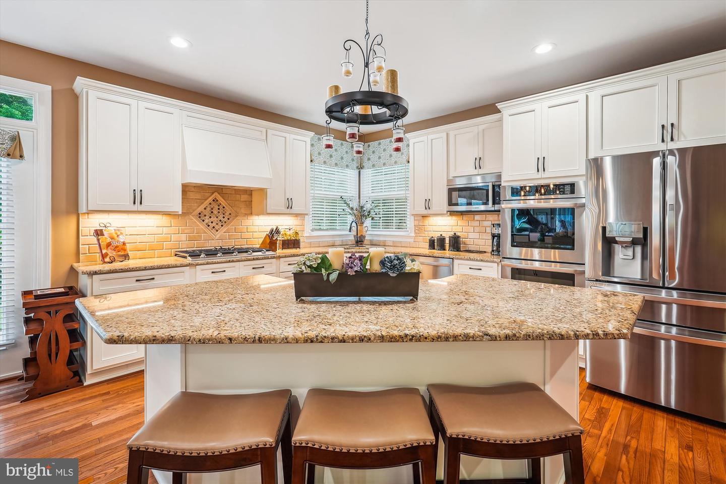 18403 RIM ROCK CIR, LEESBURG, Virginia 20176, 5 Bedrooms Bedrooms, ,3 BathroomsBathrooms,Residential,For sale,18403 RIM ROCK CIR,VALO2098138 MLS # VALO2098138
