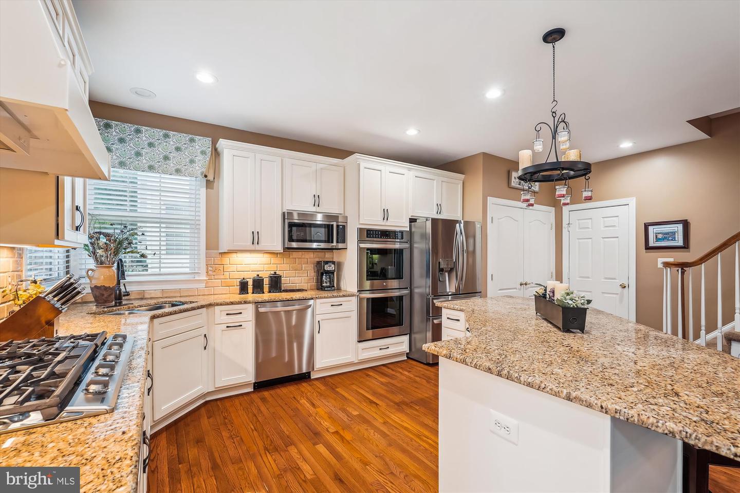 18403 RIM ROCK CIR, LEESBURG, Virginia 20176, 5 Bedrooms Bedrooms, ,3 BathroomsBathrooms,Residential,For sale,18403 RIM ROCK CIR,VALO2098138 MLS # VALO2098138