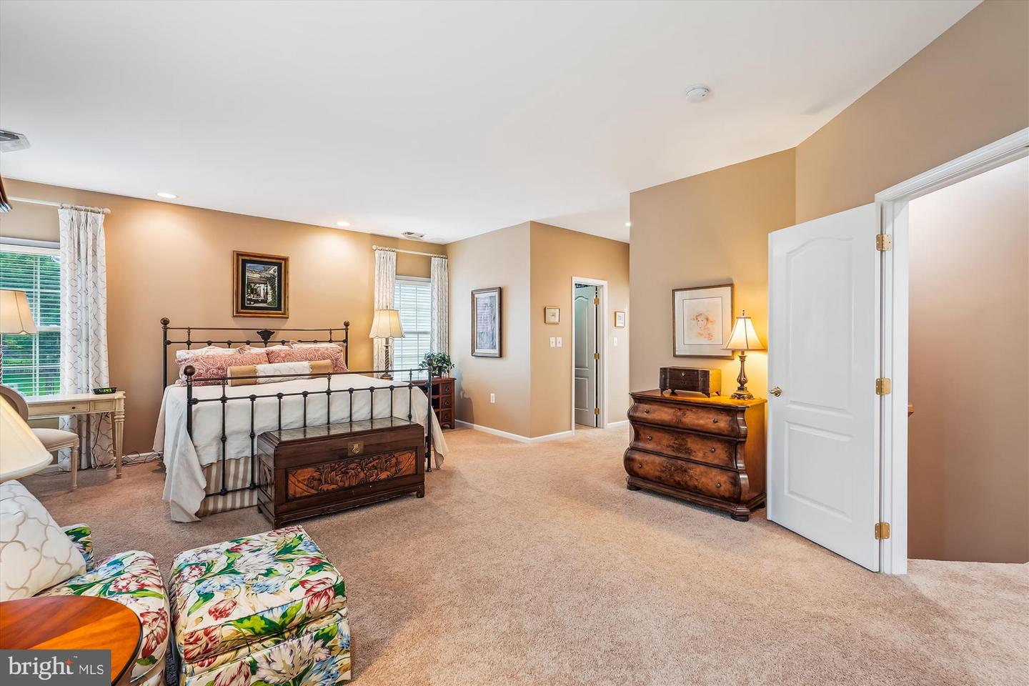 18403 RIM ROCK CIR, LEESBURG, Virginia 20176, 5 Bedrooms Bedrooms, ,3 BathroomsBathrooms,Residential,For sale,18403 RIM ROCK CIR,VALO2098138 MLS # VALO2098138