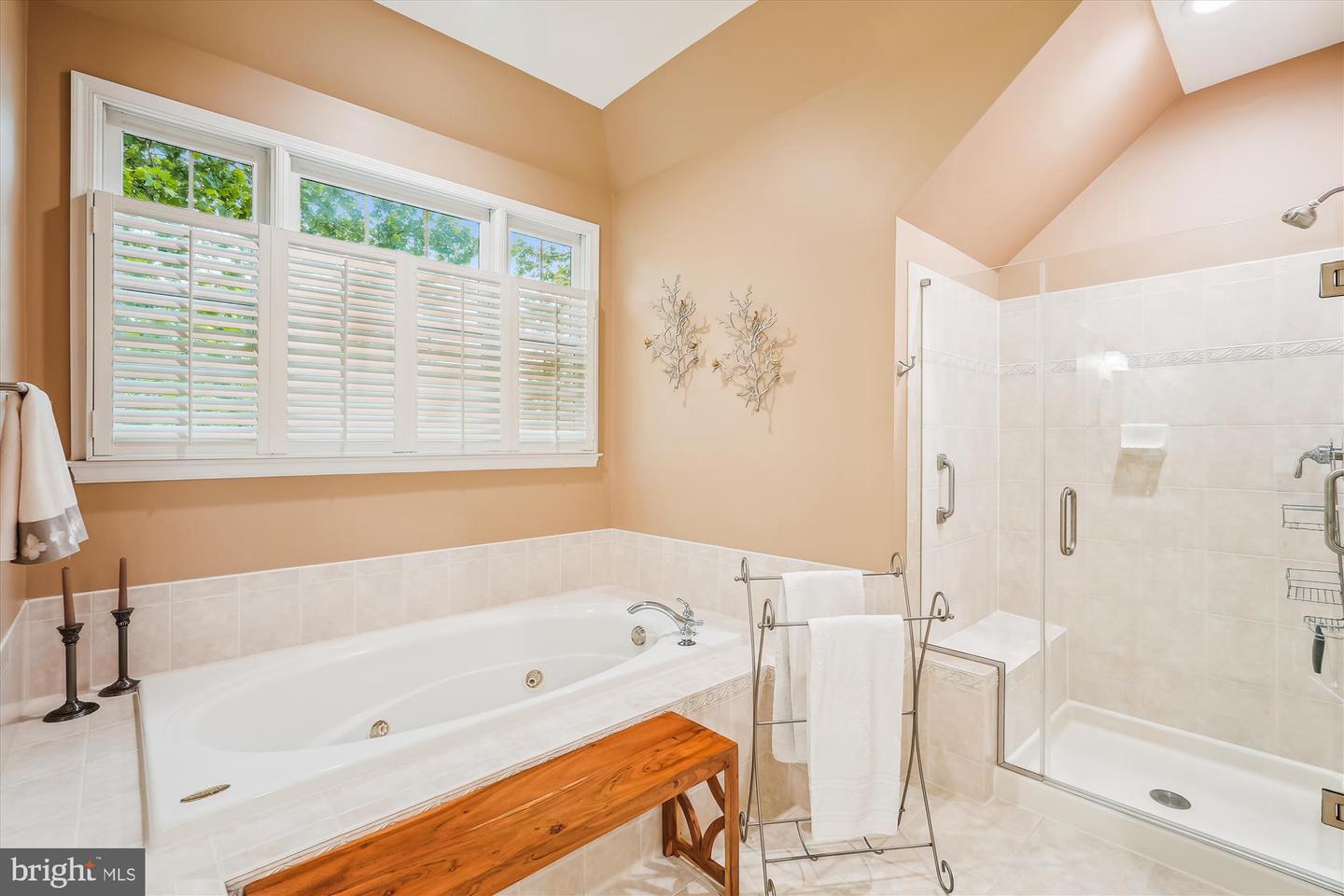 18403 RIM ROCK CIR, LEESBURG, Virginia 20176, 5 Bedrooms Bedrooms, ,3 BathroomsBathrooms,Residential,For sale,18403 RIM ROCK CIR,VALO2098138 MLS # VALO2098138