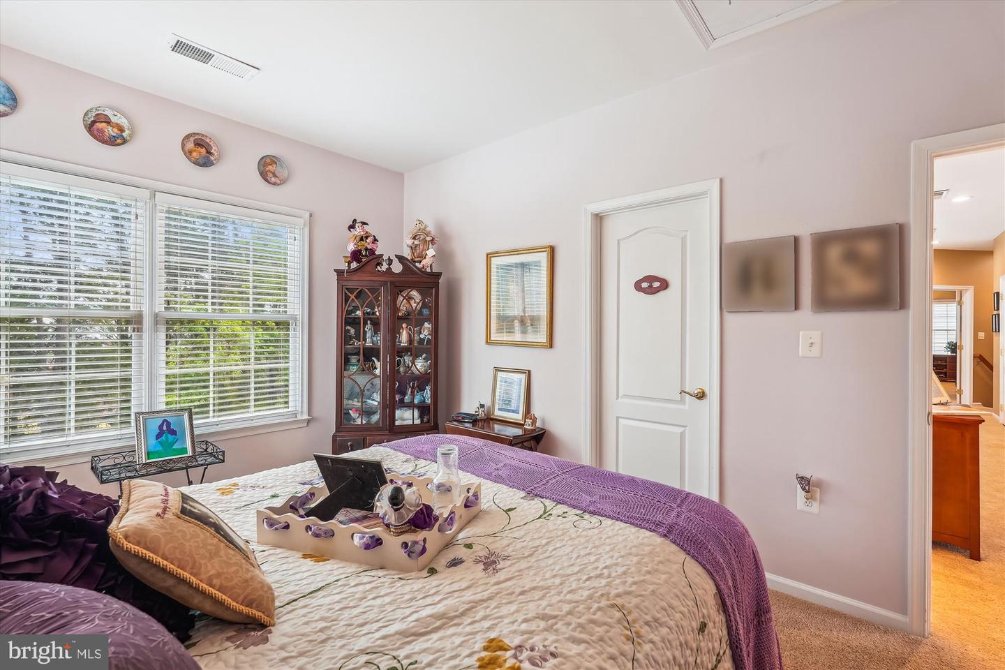 18403 RIM ROCK CIR, LEESBURG, Virginia 20176, 5 Bedrooms Bedrooms, ,3 BathroomsBathrooms,Residential,For sale,18403 RIM ROCK CIR,VALO2098138 MLS # VALO2098138