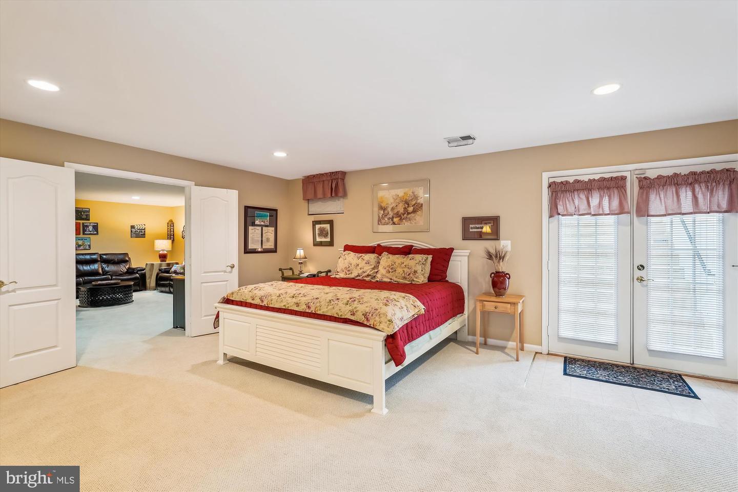 18403 RIM ROCK CIR, LEESBURG, Virginia 20176, 5 Bedrooms Bedrooms, ,3 BathroomsBathrooms,Residential,For sale,18403 RIM ROCK CIR,VALO2098138 MLS # VALO2098138