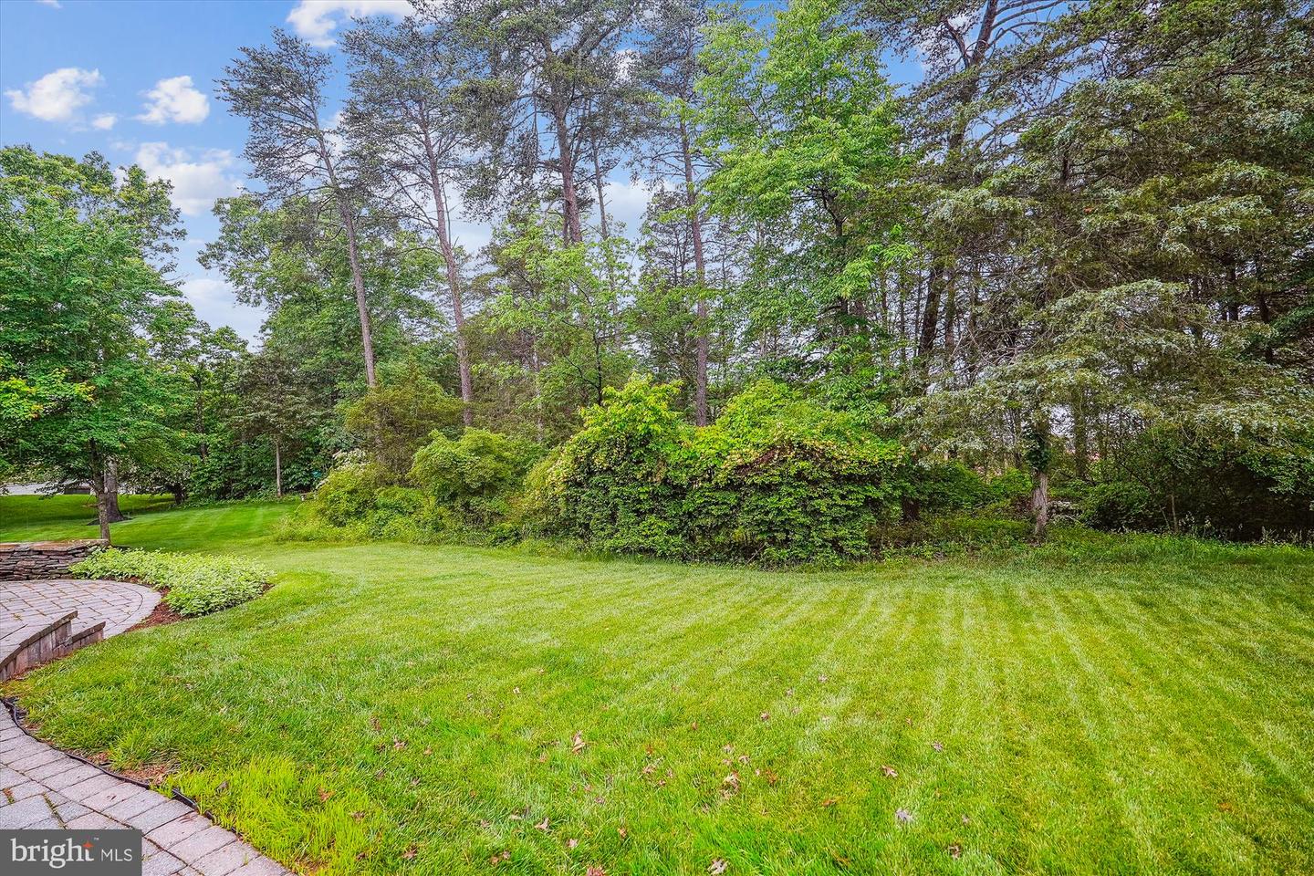18403 RIM ROCK CIR, LEESBURG, Virginia 20176, 5 Bedrooms Bedrooms, ,3 BathroomsBathrooms,Residential,For sale,18403 RIM ROCK CIR,VALO2098138 MLS # VALO2098138