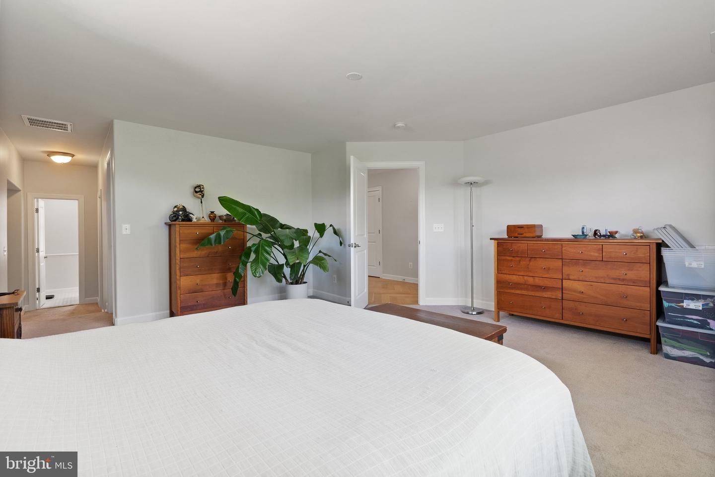 128 N JAY ST, MIDDLEBURG, Virginia 20117, 4 Bedrooms Bedrooms, ,4 BathroomsBathrooms,Residential,For sale,128 N JAY ST,VALO2098156 MLS # VALO2098156