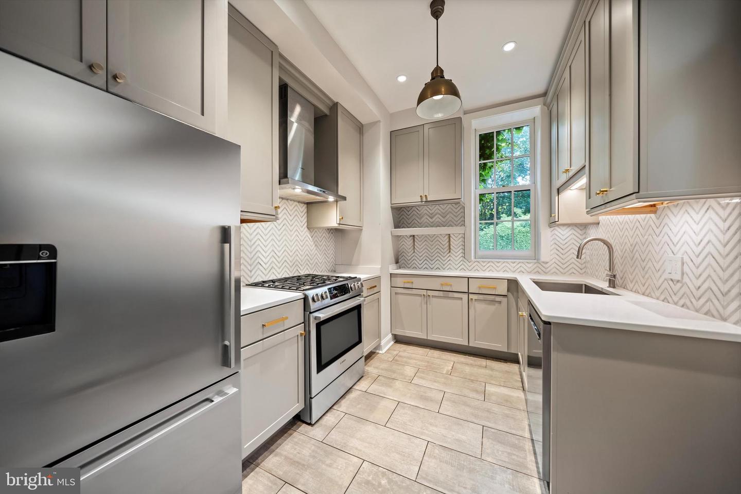 412 G ST NE, WASHINGTON, District Of Columbia 20002, 2 Bedrooms Bedrooms, ,1 BathroomBathrooms,Residential,For sale,412 G ST NE,DCDC2202966 MLS # DCDC2202966