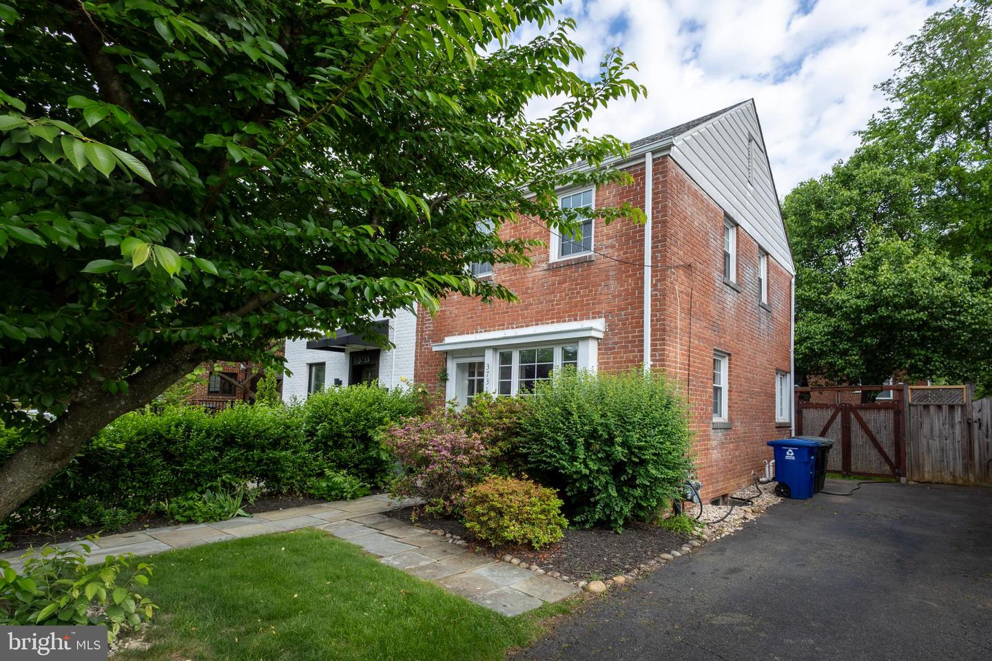 3731 6TH RD N, ARLINGTON, Virginia 22203, 2 Bedrooms Bedrooms, ,1 BathroomBathrooms,Residential,For sale,3731 6TH RD N,VAAR2058346 MLS # VAAR2058346