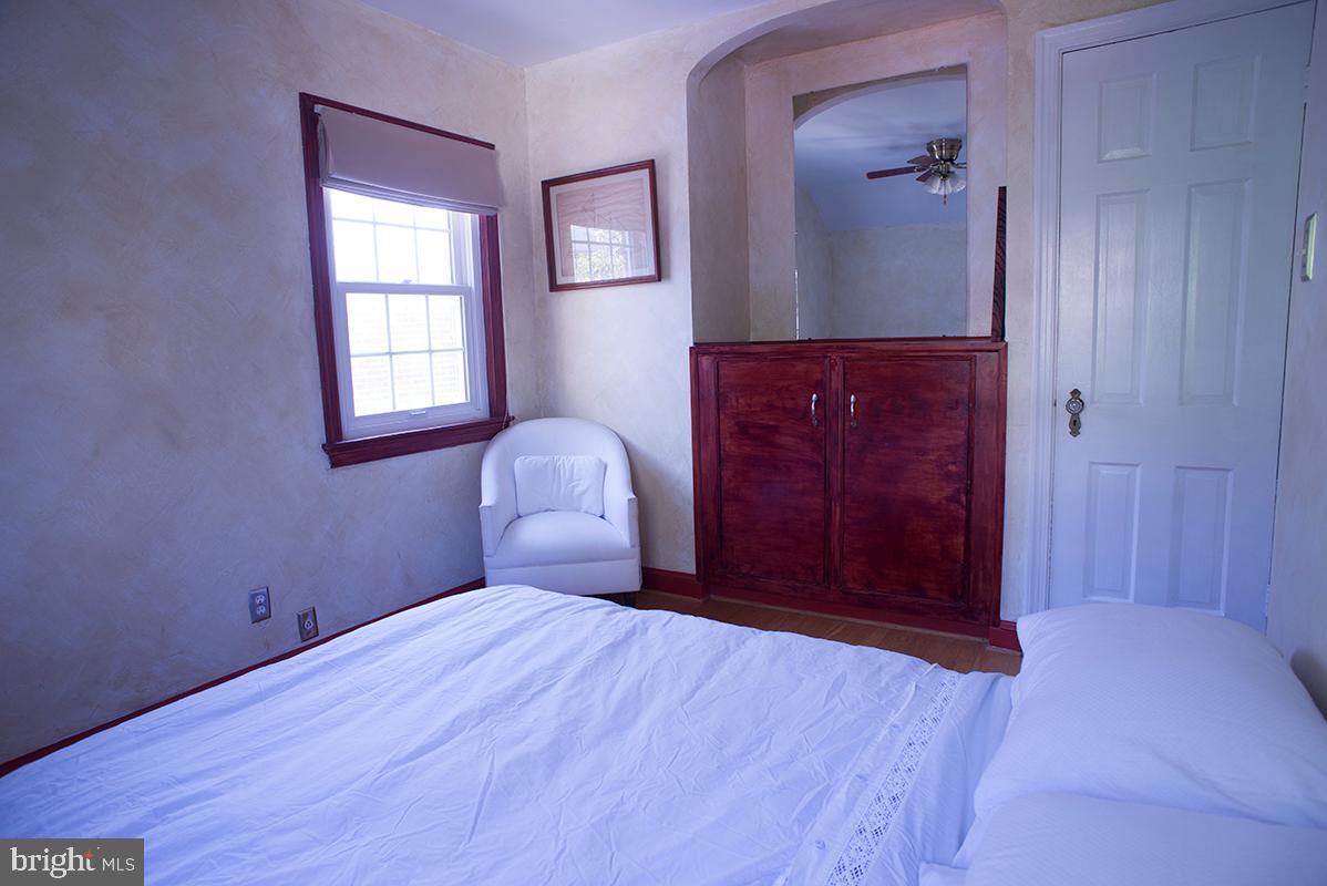 3731 6TH RD N, ARLINGTON, Virginia 22203, 2 Bedrooms Bedrooms, ,1 BathroomBathrooms,Residential,For sale,3731 6TH RD N,VAAR2058346 MLS # VAAR2058346