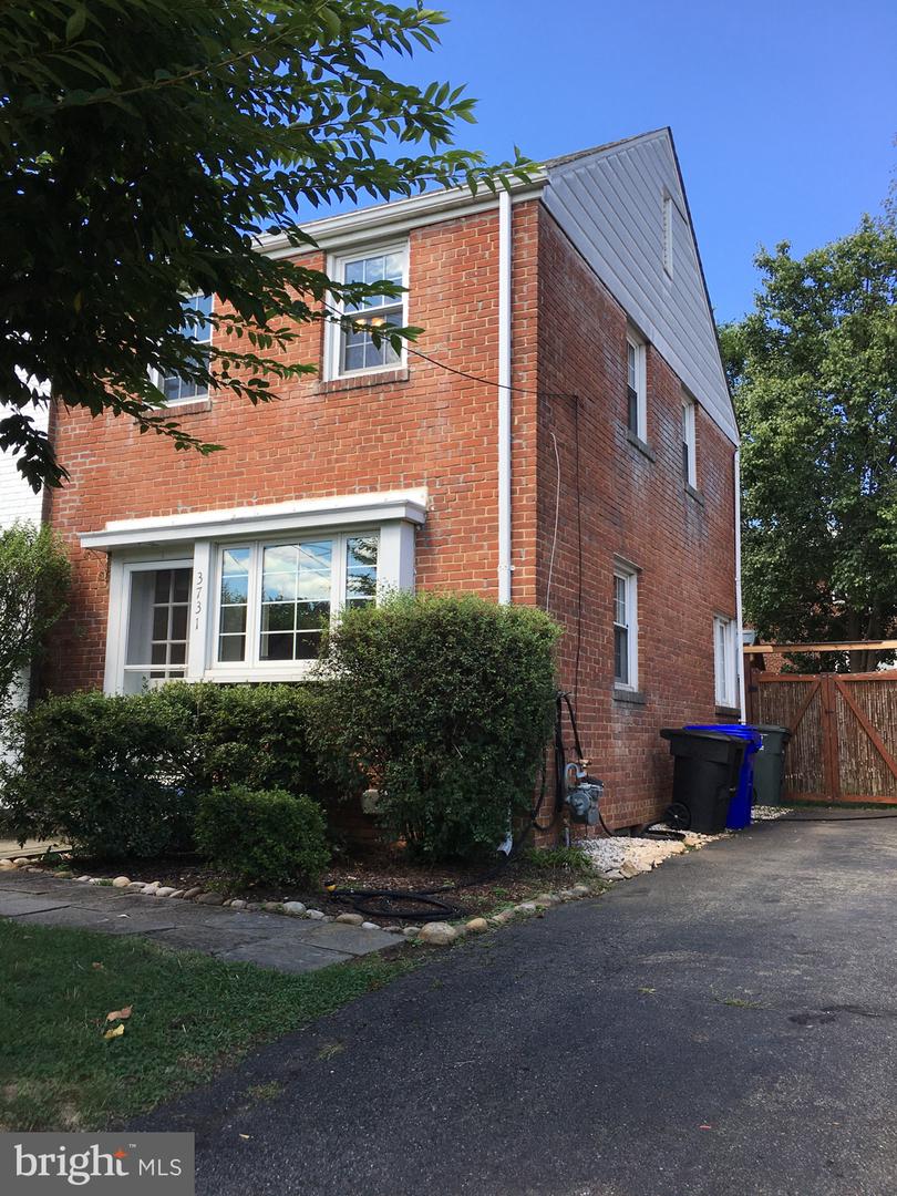 3731 6TH RD N, ARLINGTON, Virginia 22203, 2 Bedrooms Bedrooms, ,1 BathroomBathrooms,Residential,For sale,3731 6TH RD N,VAAR2058346 MLS # VAAR2058346