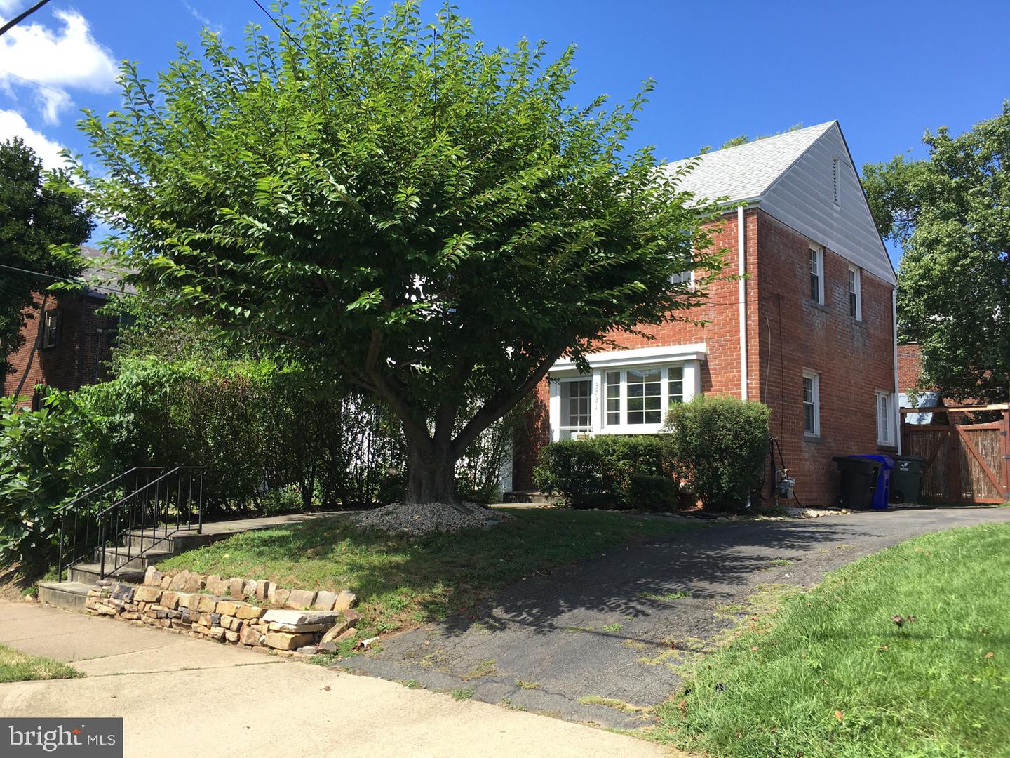3731 6TH RD N, ARLINGTON, Virginia 22203, 2 Bedrooms Bedrooms, ,1 BathroomBathrooms,Residential,For sale,3731 6TH RD N,VAAR2058346 MLS # VAAR2058346