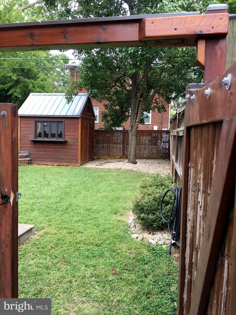 3731 6TH RD N, ARLINGTON, Virginia 22203, 2 Bedrooms Bedrooms, ,1 BathroomBathrooms,Residential,For sale,3731 6TH RD N,VAAR2058346 MLS # VAAR2058346