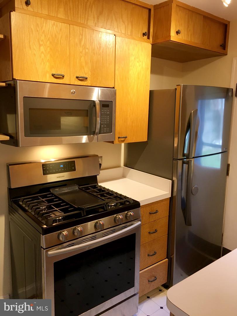 3731 6TH RD N, ARLINGTON, Virginia 22203, 2 Bedrooms Bedrooms, ,1 BathroomBathrooms,Residential,For sale,3731 6TH RD N,VAAR2058346 MLS # VAAR2058346