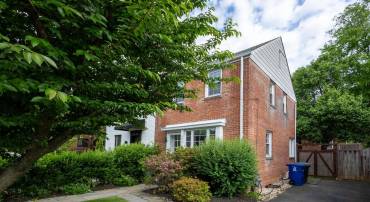 3731 6TH RD N, ARLINGTON, Virginia 22203, 2 Bedrooms Bedrooms, ,1 BathroomBathrooms,Residential,For sale,3731 6TH RD N,VAAR2058346 MLS # VAAR2058346