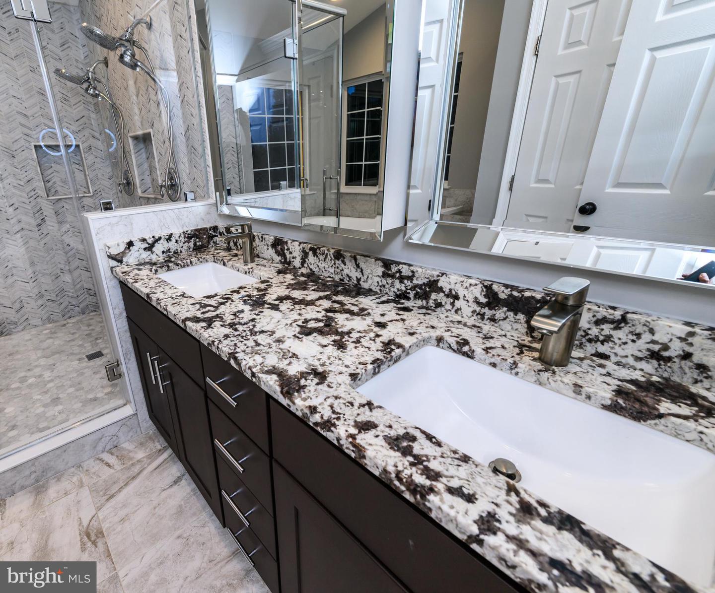 22 THAXTON CT, STAFFORD, Virginia 22556, 5 Bedrooms Bedrooms, ,4 BathroomsBathrooms,Residential,For sale,22 THAXTON CT,VAST2039260 MLS # VAST2039260