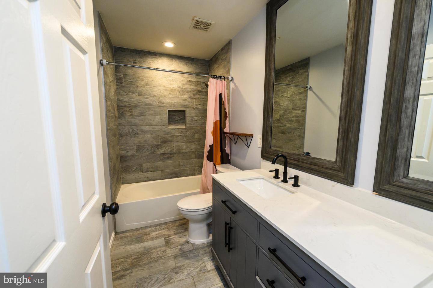 22 THAXTON CT, STAFFORD, Virginia 22556, 5 Bedrooms Bedrooms, ,4 BathroomsBathrooms,Residential,For sale,22 THAXTON CT,VAST2039260 MLS # VAST2039260