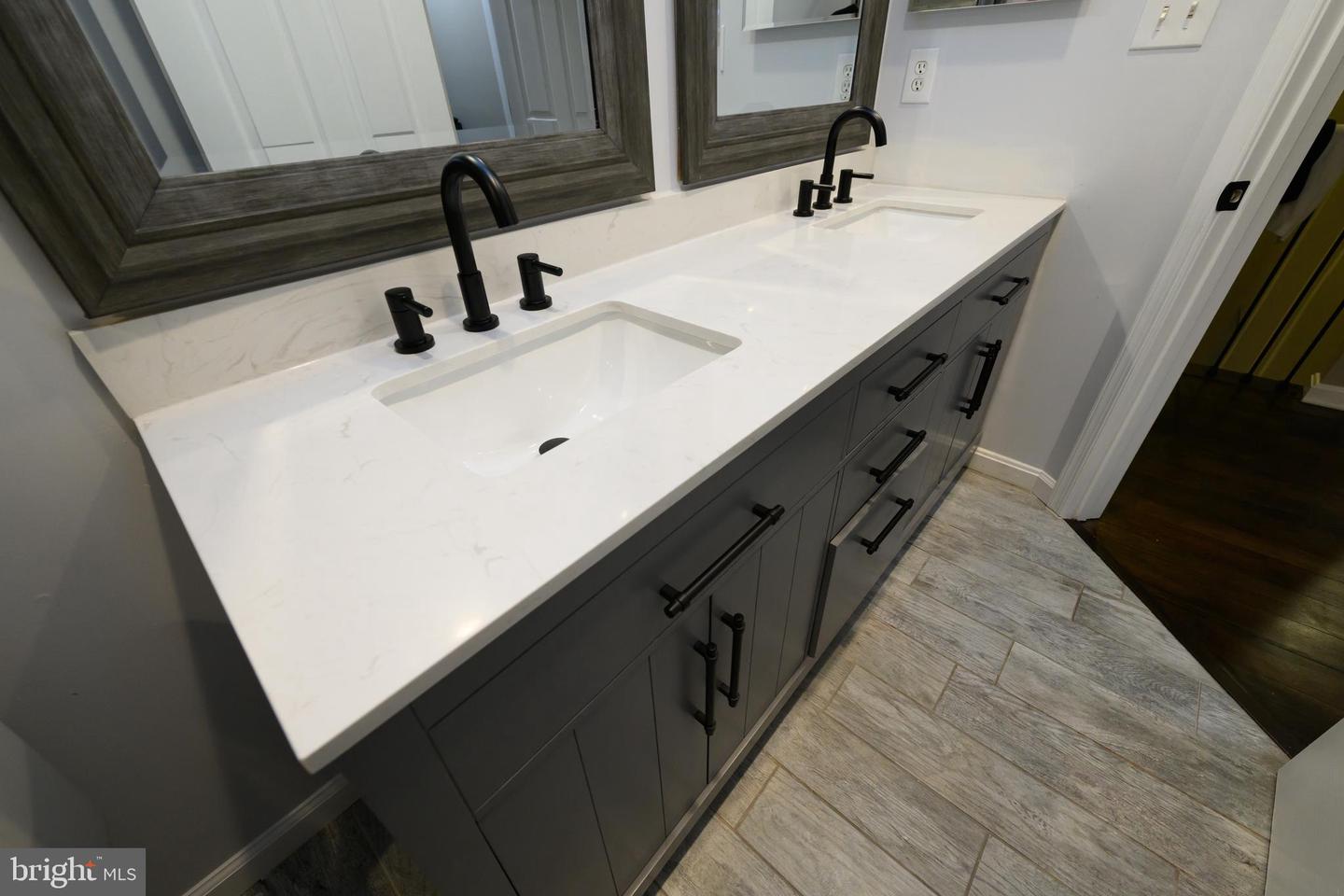 22 THAXTON CT, STAFFORD, Virginia 22556, 5 Bedrooms Bedrooms, ,4 BathroomsBathrooms,Residential,For sale,22 THAXTON CT,VAST2039260 MLS # VAST2039260