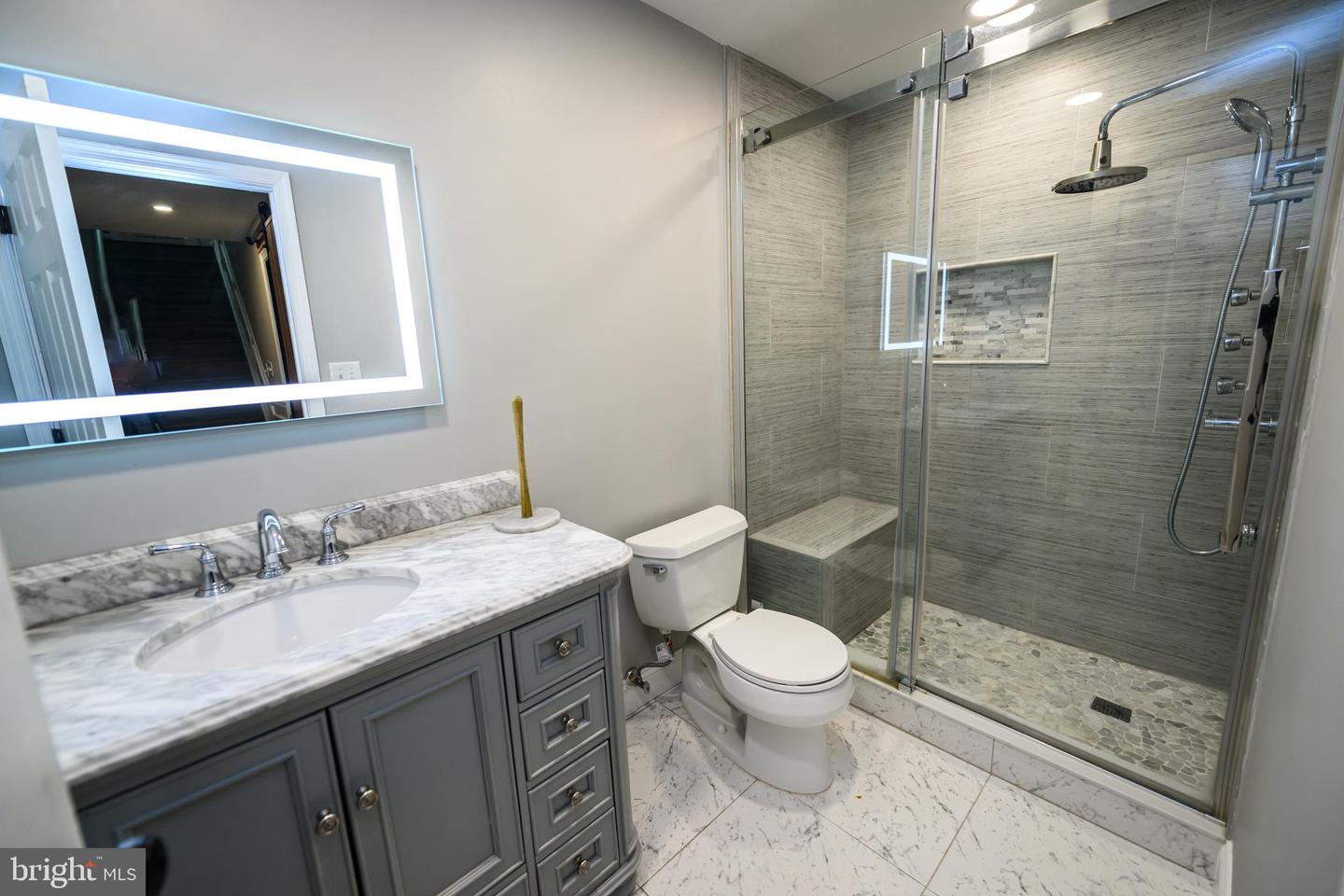 22 THAXTON CT, STAFFORD, Virginia 22556, 5 Bedrooms Bedrooms, ,4 BathroomsBathrooms,Residential,For sale,22 THAXTON CT,VAST2039260 MLS # VAST2039260