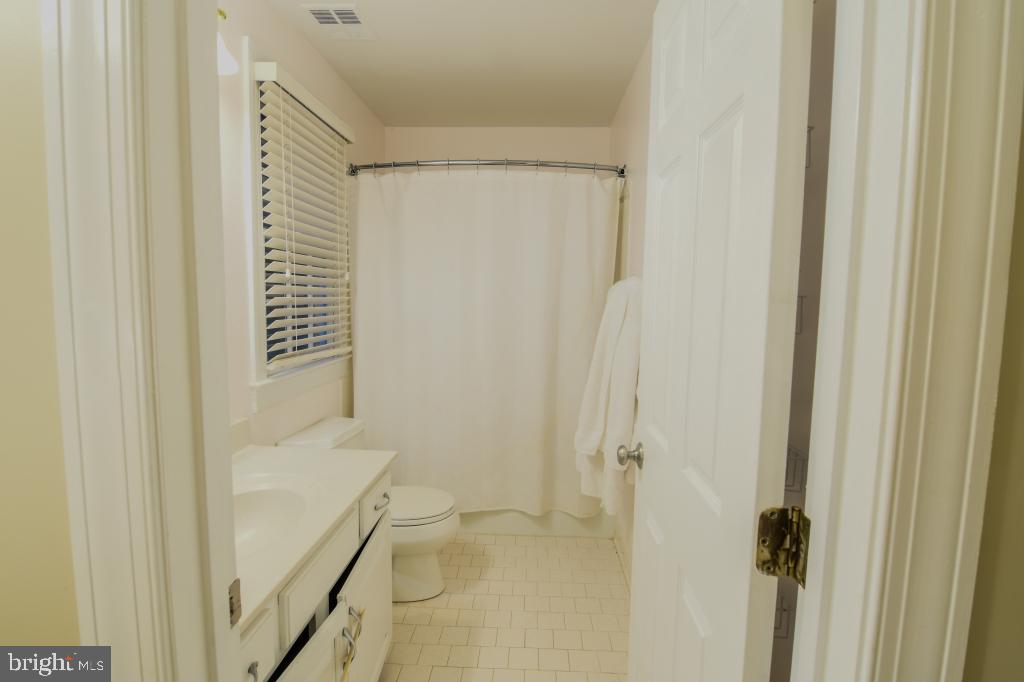 11220 DEVEREUX MANOR LN, FAIRFAX STATION, Virginia 22039, 5 Bedrooms Bedrooms, ,4 BathroomsBathrooms,Residential,For sale,11220 DEVEREUX MANOR LN,VAFX2243588 MLS # VAFX2243588