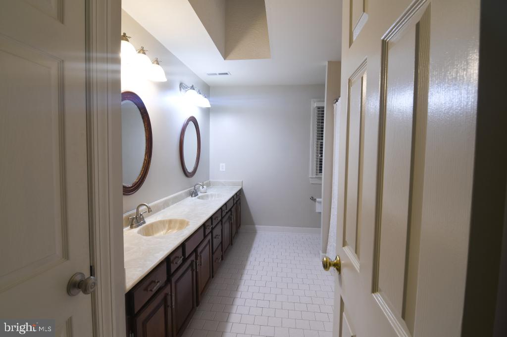 11220 DEVEREUX MANOR LN, FAIRFAX STATION, Virginia 22039, 5 Bedrooms Bedrooms, ,4 BathroomsBathrooms,Residential,For sale,11220 DEVEREUX MANOR LN,VAFX2243588 MLS # VAFX2243588