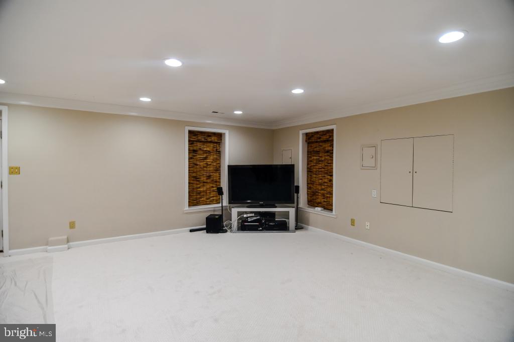 11220 DEVEREUX MANOR LN, FAIRFAX STATION, Virginia 22039, 5 Bedrooms Bedrooms, ,4 BathroomsBathrooms,Residential,For sale,11220 DEVEREUX MANOR LN,VAFX2243588 MLS # VAFX2243588