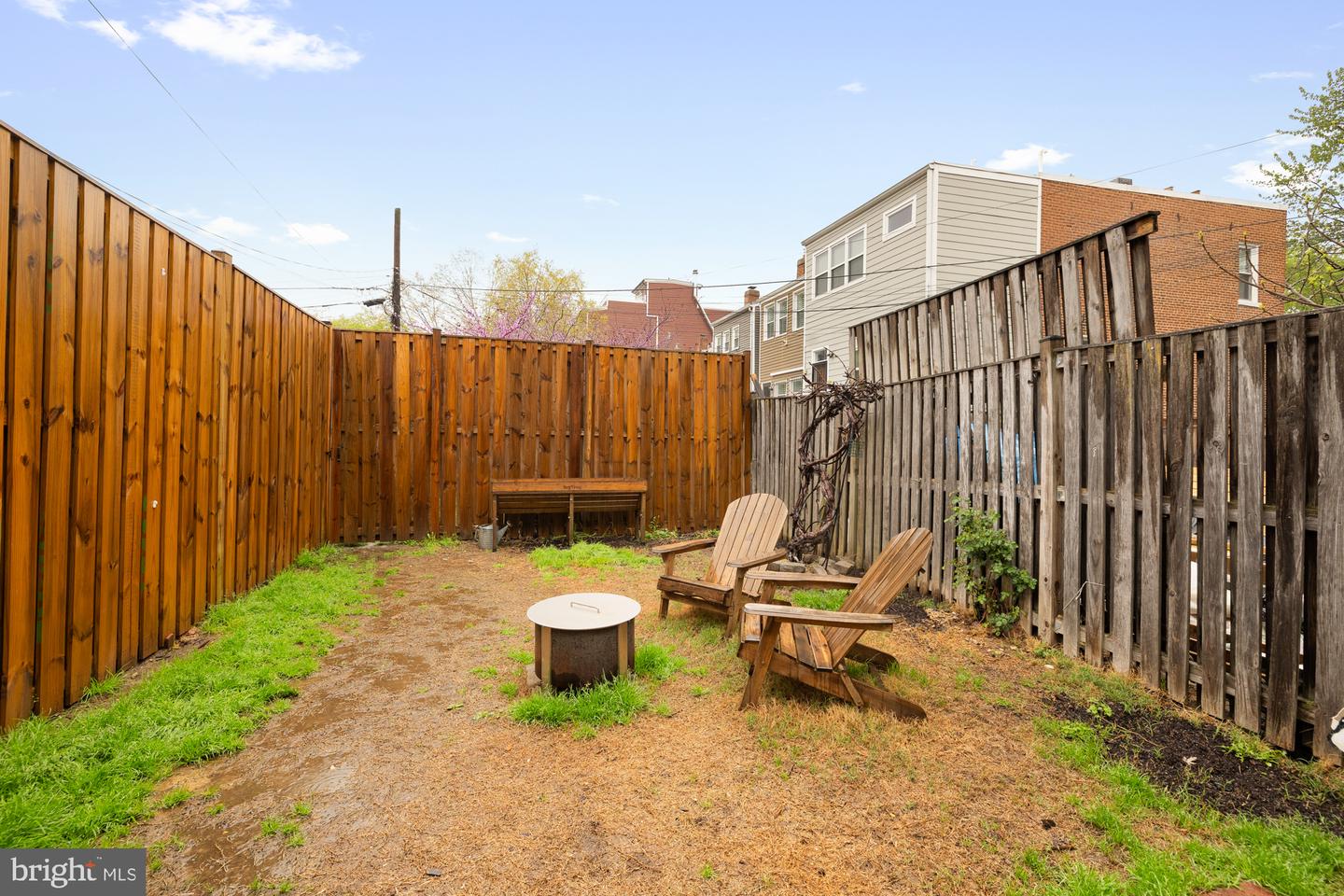 111 17TH ST SE, WASHINGTON, District Of Columbia 20003, 2 Bedrooms Bedrooms, ,1 BathroomBathrooms,Residential,For sale,111 17TH ST SE,DCDC2203106 MLS # DCDC2203106