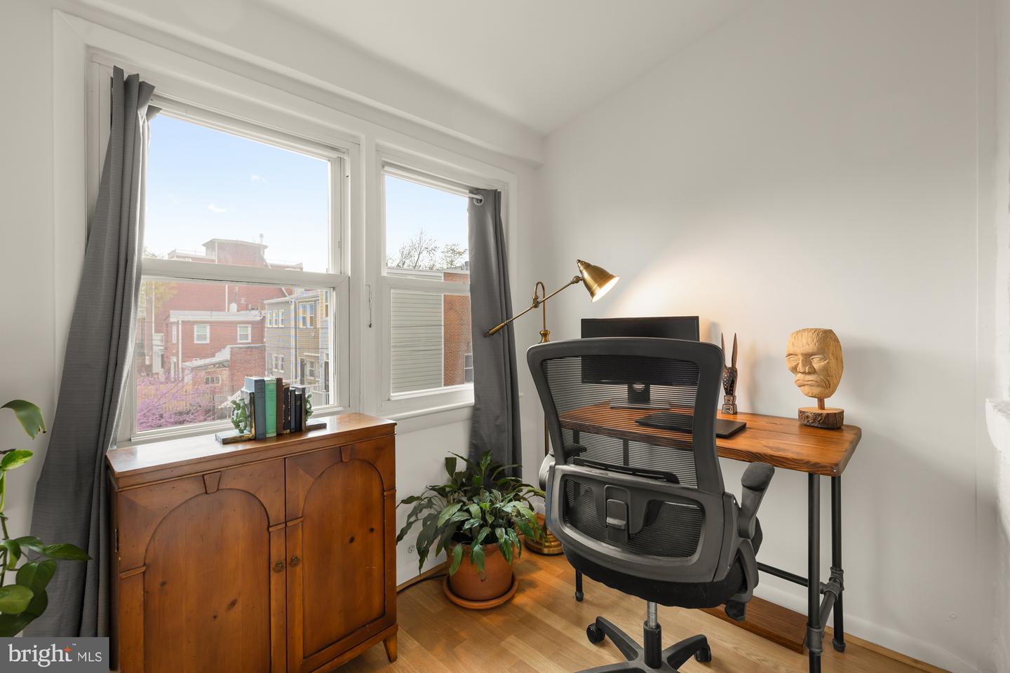 111 17TH ST SE, WASHINGTON, District Of Columbia 20003, 2 Bedrooms Bedrooms, ,1 BathroomBathrooms,Residential,For sale,111 17TH ST SE,DCDC2203106 MLS # DCDC2203106