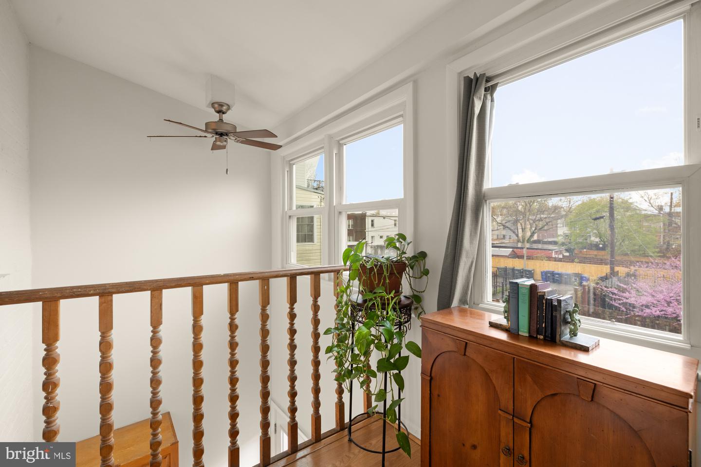 111 17TH ST SE, WASHINGTON, District Of Columbia 20003, 2 Bedrooms Bedrooms, ,1 BathroomBathrooms,Residential,For sale,111 17TH ST SE,DCDC2203106 MLS # DCDC2203106