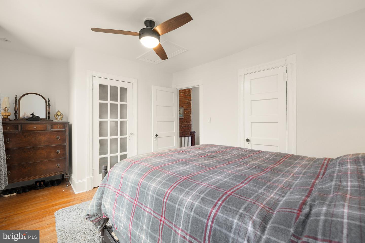 111 17TH ST SE, WASHINGTON, District Of Columbia 20003, 2 Bedrooms Bedrooms, ,1 BathroomBathrooms,Residential,For sale,111 17TH ST SE,DCDC2203106 MLS # DCDC2203106
