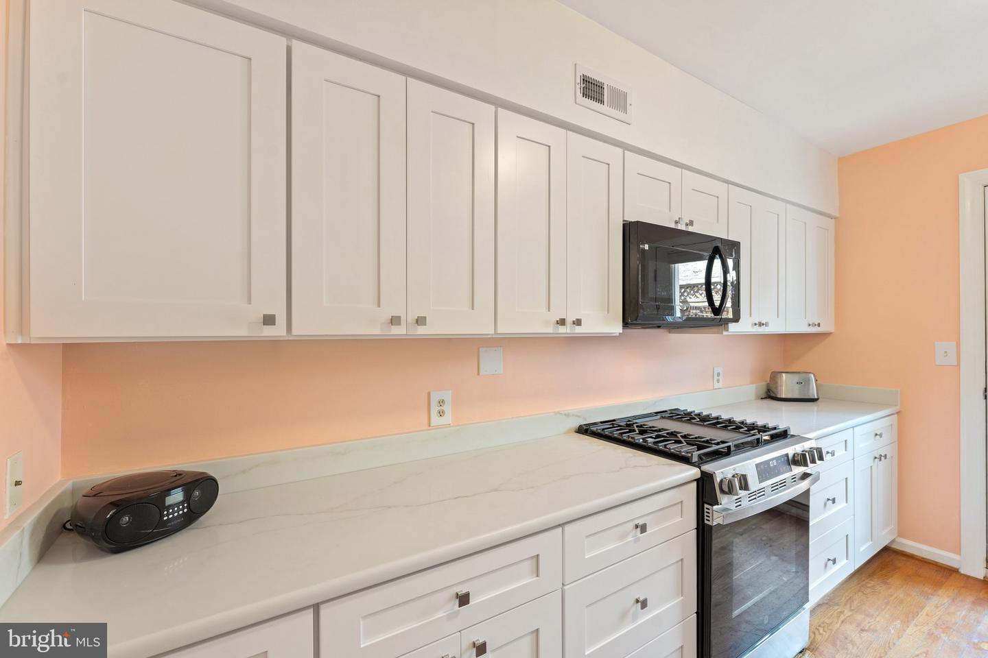 328 A ST NE, WASHINGTON, District Of Columbia 20002, 2 Bedrooms Bedrooms, ,1 BathroomBathrooms,Residential,For sale,328 A ST NE,DCDC2203072 MLS # DCDC2203072