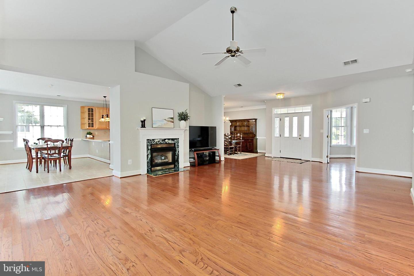 13853 CRABTREE WAY, GAINESVILLE, Virginia 20155, 2 Bedrooms Bedrooms, ,2 BathroomsBathrooms,Residential,For sale,13853 CRABTREE WAY,VAPW2095798 MLS # VAPW2095798