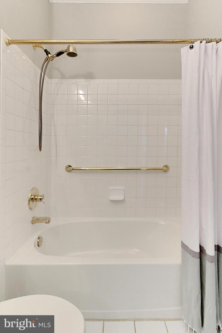 13853 CRABTREE WAY, GAINESVILLE, Virginia 20155, 2 Bedrooms Bedrooms, ,2 BathroomsBathrooms,Residential,For sale,13853 CRABTREE WAY,VAPW2095798 MLS # VAPW2095798