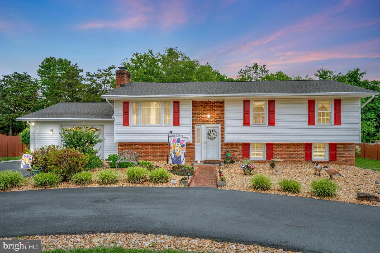 806 EDWARDS DR, FREDERICKSBURG, Virginia 22405, 4 Bedrooms Bedrooms, ,2 BathroomsBathrooms,Residential,For sale,806 EDWARDS DR,VAST2039302 MLS # VAST2039302