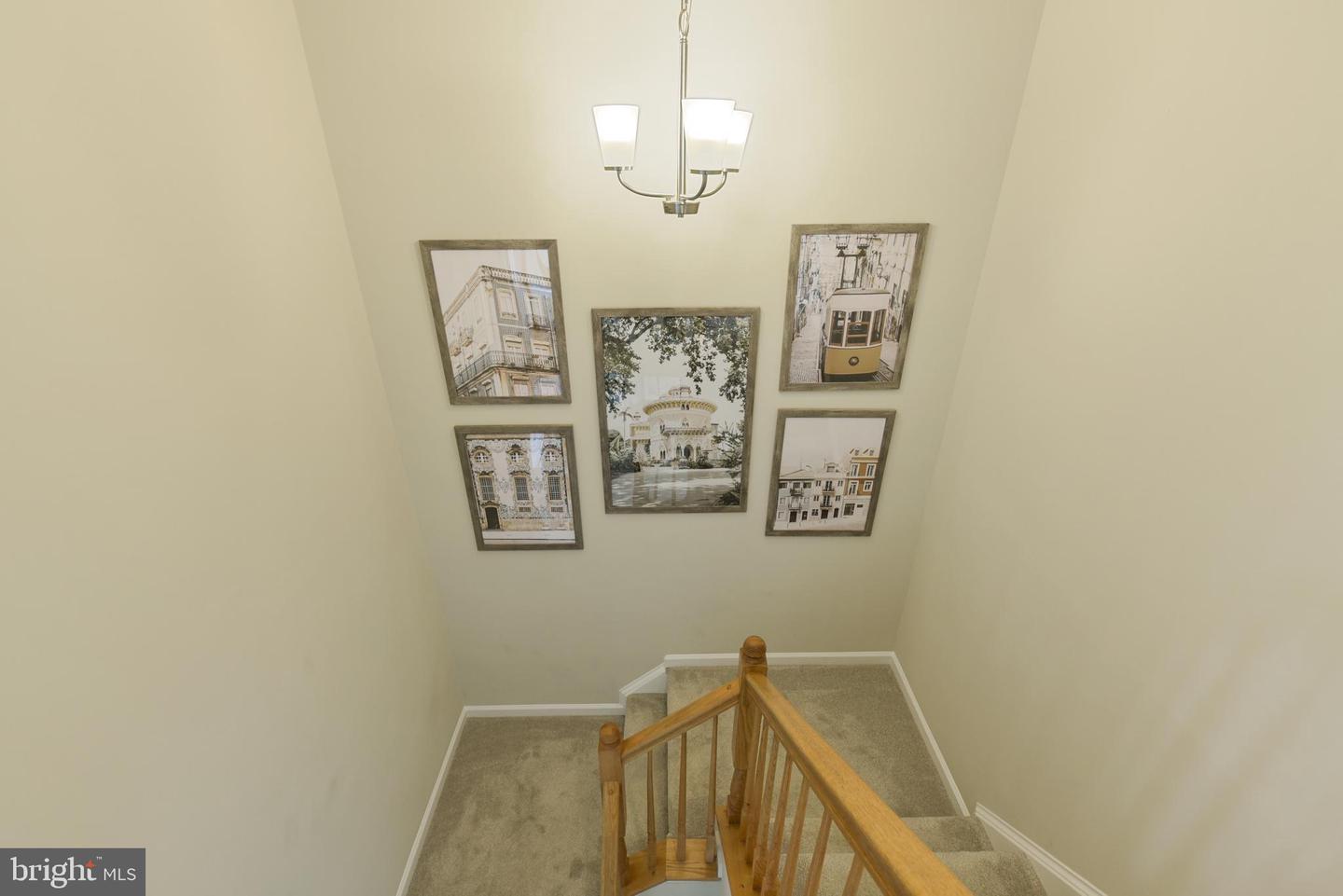 35871 DEVON PARK SQ, ROUND HILL, Virginia 20141, 4 Bedrooms Bedrooms, ,2 BathroomsBathrooms,Residential,For sale,35871 DEVON PARK SQ,VALO2098242 MLS # VALO2098242