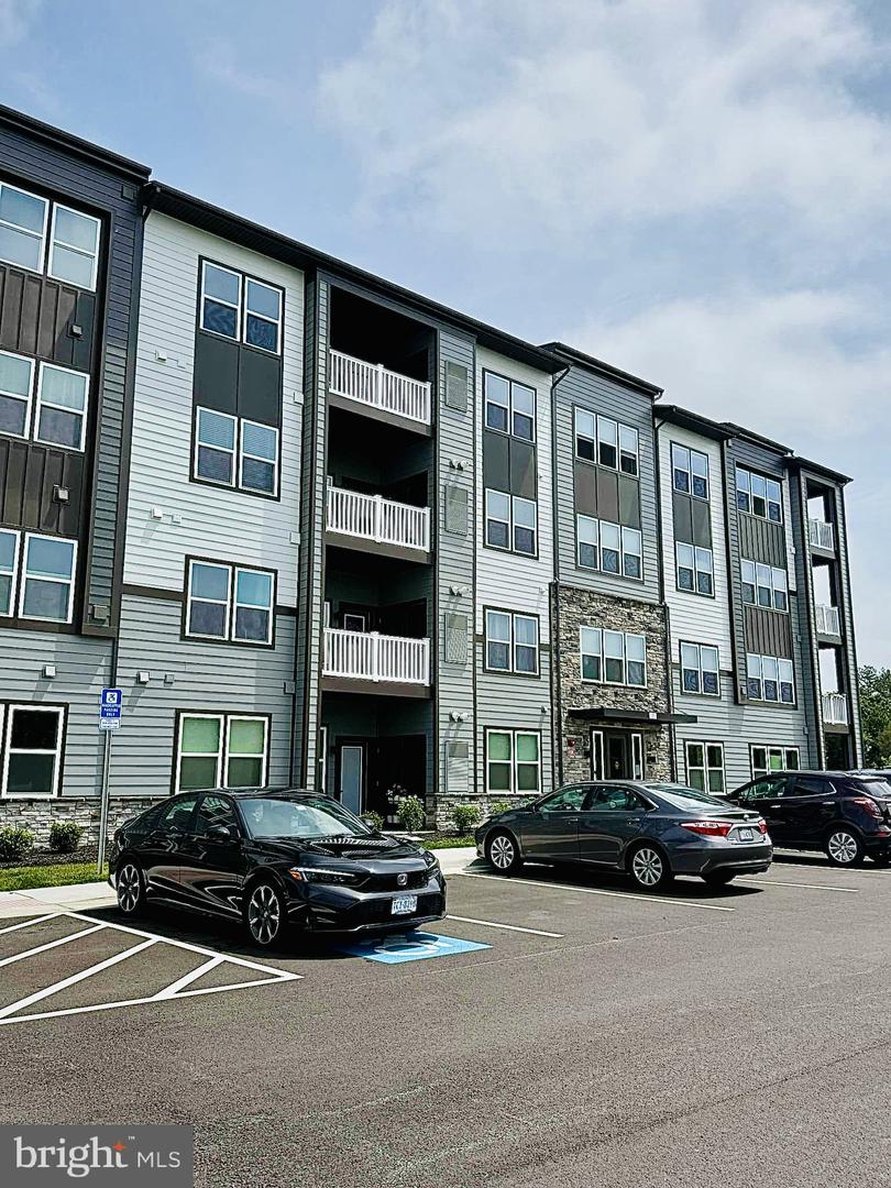 151 MCCORMICK CIR #200, WINCHESTER, Virginia 22602, 2 Bedrooms Bedrooms, ,2 BathroomsBathrooms,Residential,For sale,151 MCCORMICK CIR #200,VAFV2034532 MLS # VAFV2034532