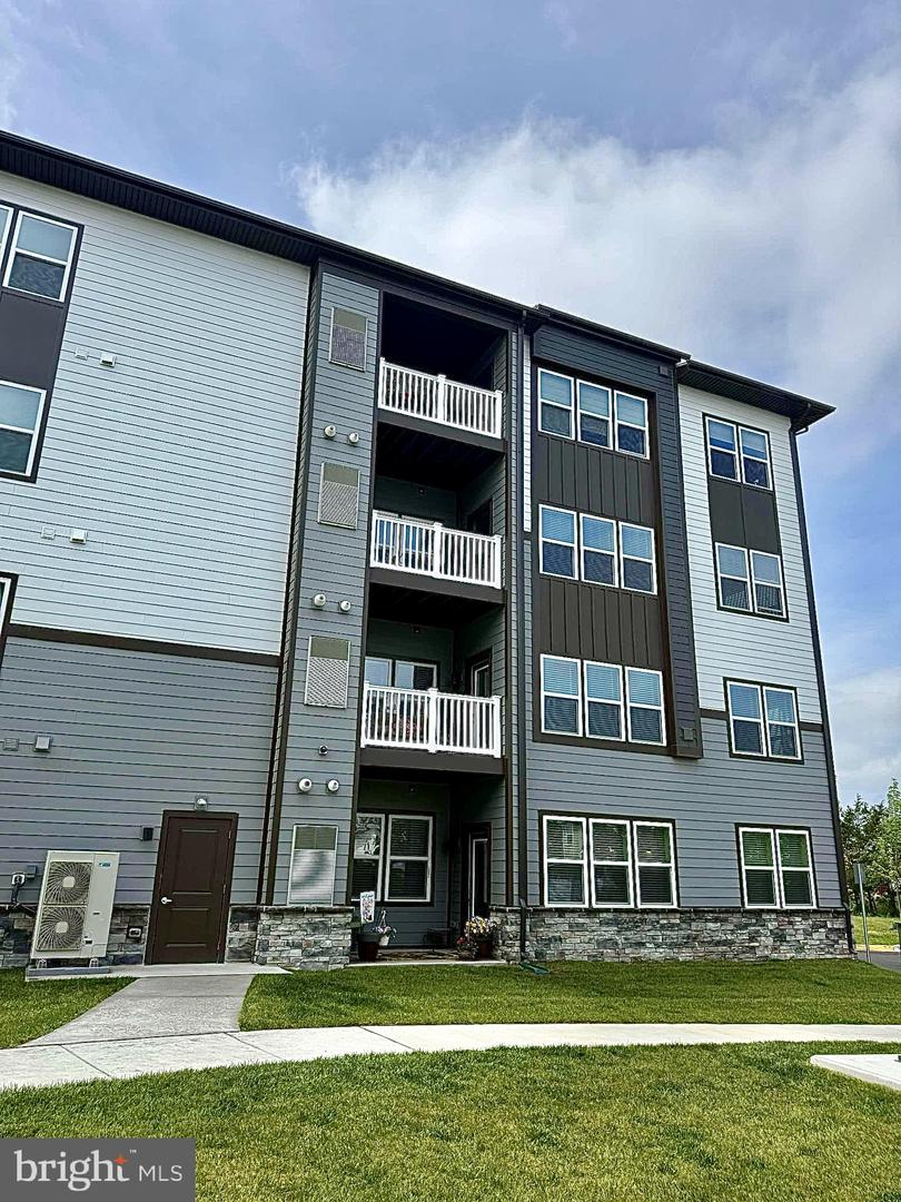 151 MCCORMICK CIR #200, WINCHESTER, Virginia 22602, 2 Bedrooms Bedrooms, ,2 BathroomsBathrooms,Residential,For sale,151 MCCORMICK CIR #200,VAFV2034532 MLS # VAFV2034532