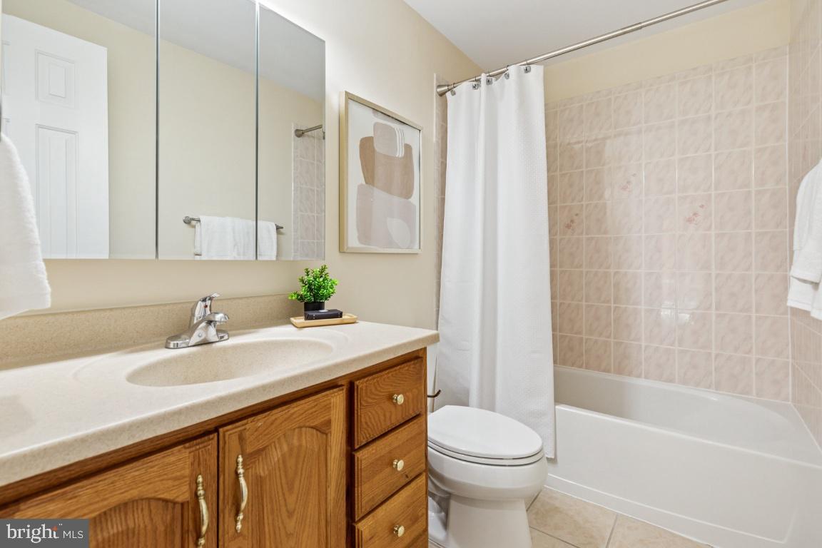 43229 AUGUSTINE PL, ASHBURN, Virginia 20147, 5 Bedrooms Bedrooms, ,5 BathroomsBathrooms,Residential,For sale,43229 AUGUSTINE PL,VALO2098188 MLS # VALO2098188