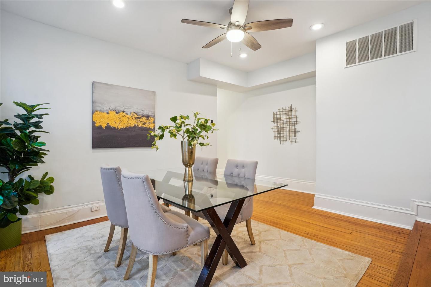 1419 R ST NW #20, WASHINGTON, District Of Columbia 20009, 2 Bedrooms Bedrooms, ,1 BathroomBathrooms,Residential,For sale,1419 R ST NW #20,DCDC2203218 MLS # DCDC2203218