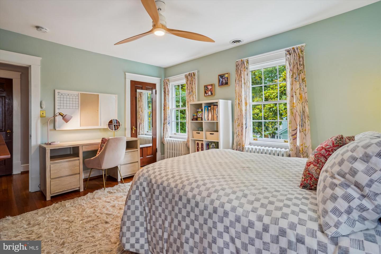 402 W MASONIC VIEW AVE, ALEXANDRIA, Virginia 22301, 4 Bedrooms Bedrooms, ,3 BathroomsBathrooms,Residential,For sale,402 W MASONIC VIEW AVE,VAAX2045846 MLS # VAAX2045846