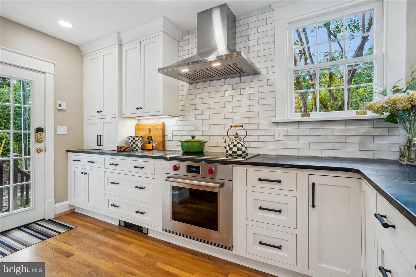 402 W MASONIC VIEW AVE, ALEXANDRIA, Virginia 22301, 4 Bedrooms Bedrooms, ,3 BathroomsBathrooms,Residential,For sale,402 W MASONIC VIEW AVE,VAAX2045846 MLS # VAAX2045846