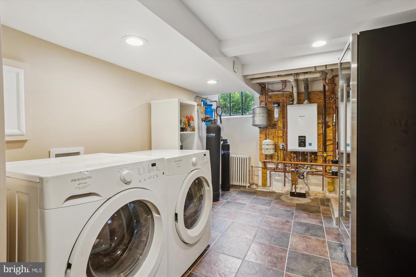 402 W MASONIC VIEW AVE, ALEXANDRIA, Virginia 22301, 4 Bedrooms Bedrooms, ,3 BathroomsBathrooms,Residential,For sale,402 W MASONIC VIEW AVE,VAAX2045846 MLS # VAAX2045846