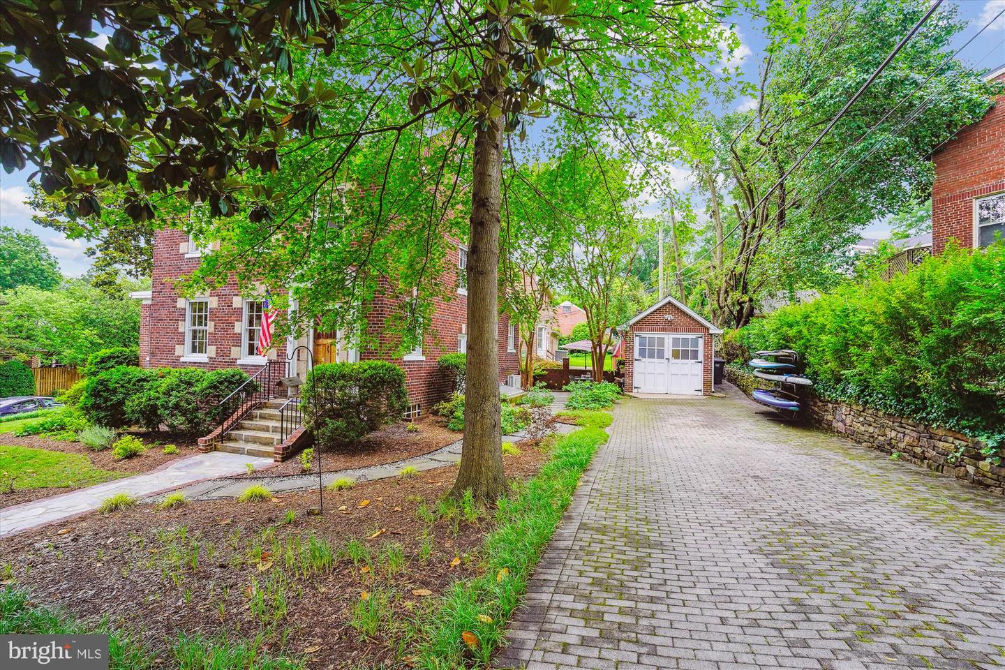 402 W MASONIC VIEW AVE, ALEXANDRIA, Virginia 22301, 4 Bedrooms Bedrooms, ,3 BathroomsBathrooms,Residential,For sale,402 W MASONIC VIEW AVE,VAAX2045846 MLS # VAAX2045846