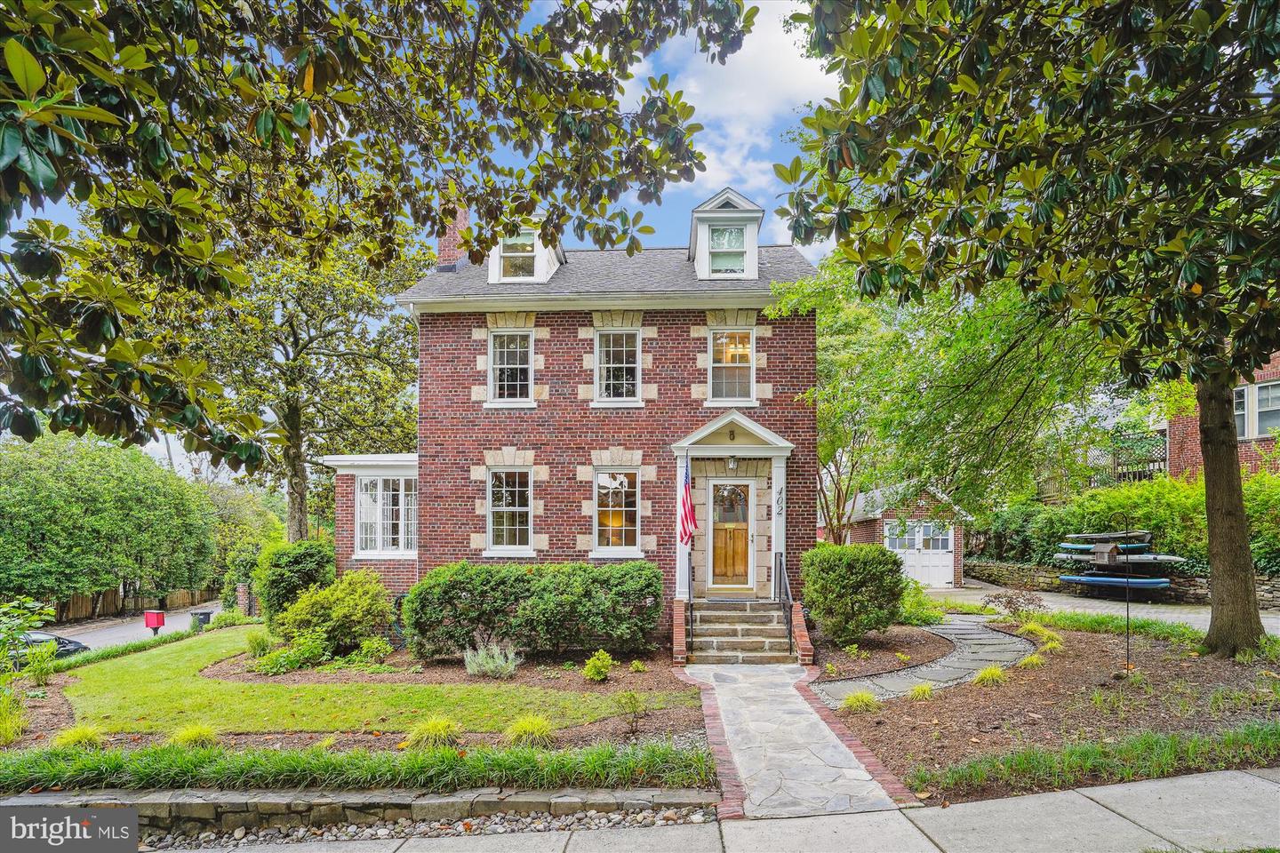 402 W MASONIC VIEW AVE, ALEXANDRIA, Virginia 22301, 4 Bedrooms Bedrooms, ,3 BathroomsBathrooms,Residential,For sale,402 W MASONIC VIEW AVE,VAAX2045846 MLS # VAAX2045846