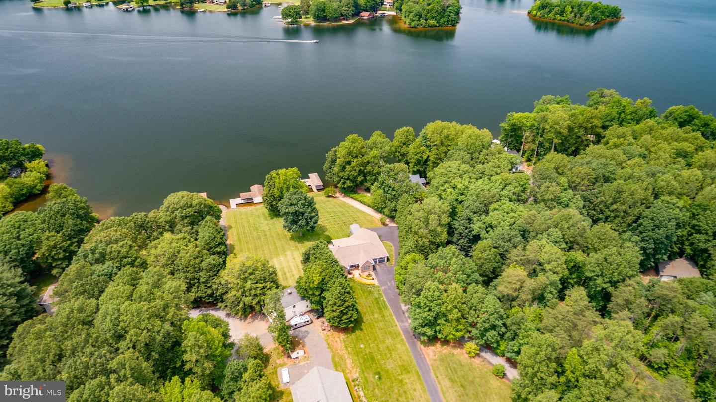 565 BUSBEES POINT RD, BUMPASS, Virginia 23024, 5 Bedrooms Bedrooms, 15 Rooms Rooms,3 BathroomsBathrooms,Residential,For sale,565 BUSBEES POINT RD,VALA2007950 MLS # VALA2007950