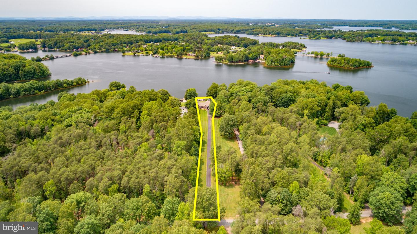 565 BUSBEES POINT RD, BUMPASS, Virginia 23024, 5 Bedrooms Bedrooms, 15 Rooms Rooms,3 BathroomsBathrooms,Residential,For sale,565 BUSBEES POINT RD,VALA2007950 MLS # VALA2007950
