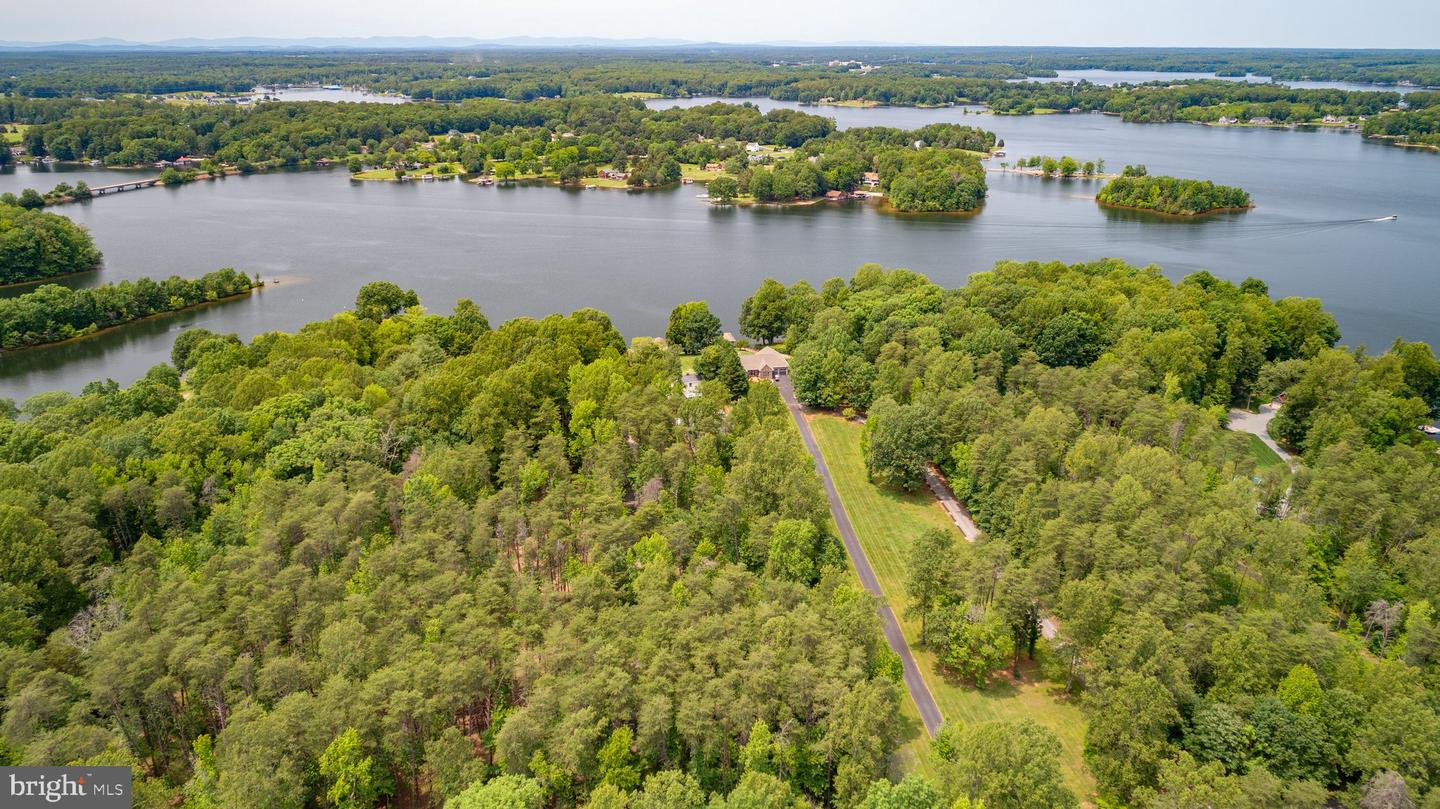 565 BUSBEES POINT RD, BUMPASS, Virginia 23024, 5 Bedrooms Bedrooms, 15 Rooms Rooms,3 BathroomsBathrooms,Residential,For sale,565 BUSBEES POINT RD,VALA2007950 MLS # VALA2007950
