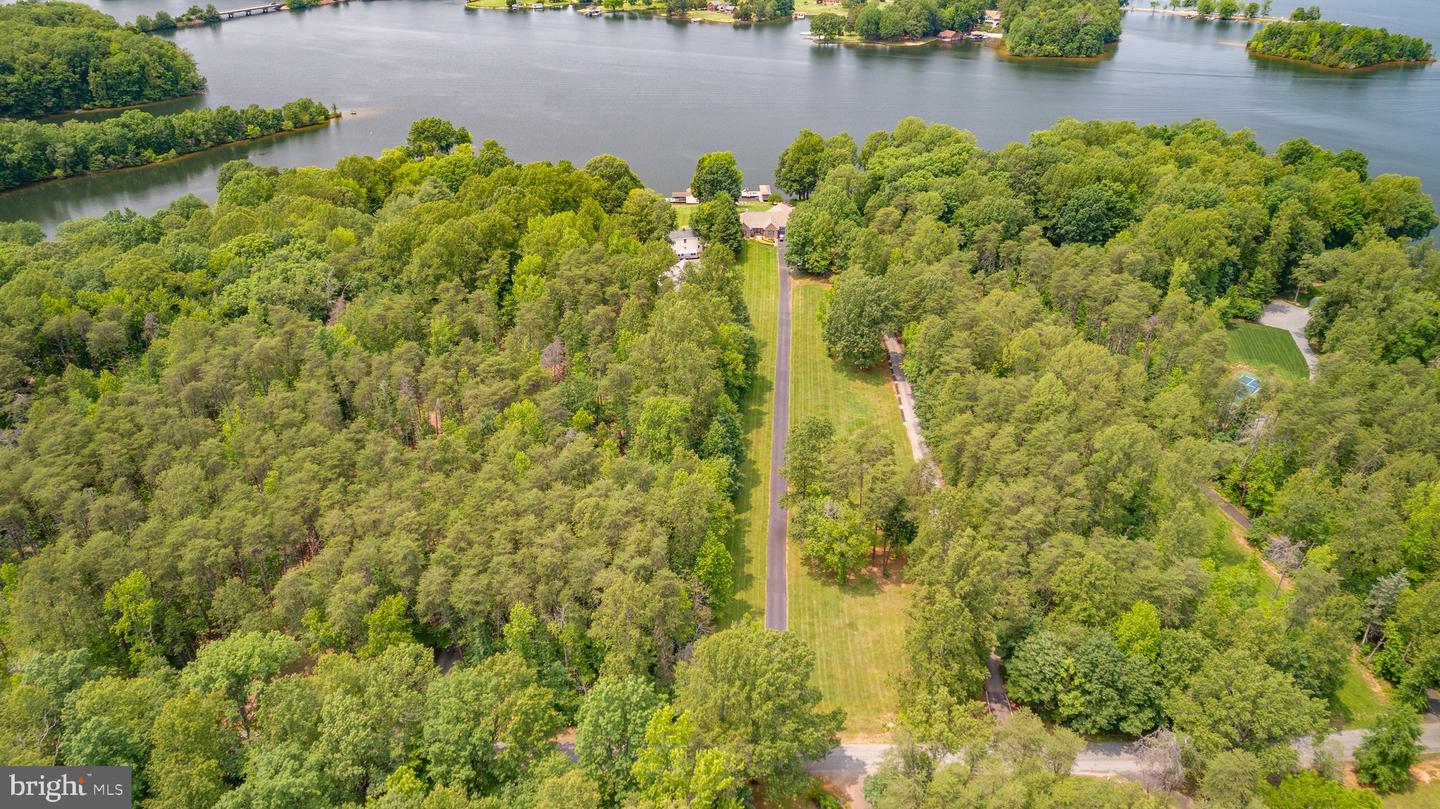 565 BUSBEES POINT RD, BUMPASS, Virginia 23024, 5 Bedrooms Bedrooms, 15 Rooms Rooms,3 BathroomsBathrooms,Residential,For sale,565 BUSBEES POINT RD,VALA2007950 MLS # VALA2007950