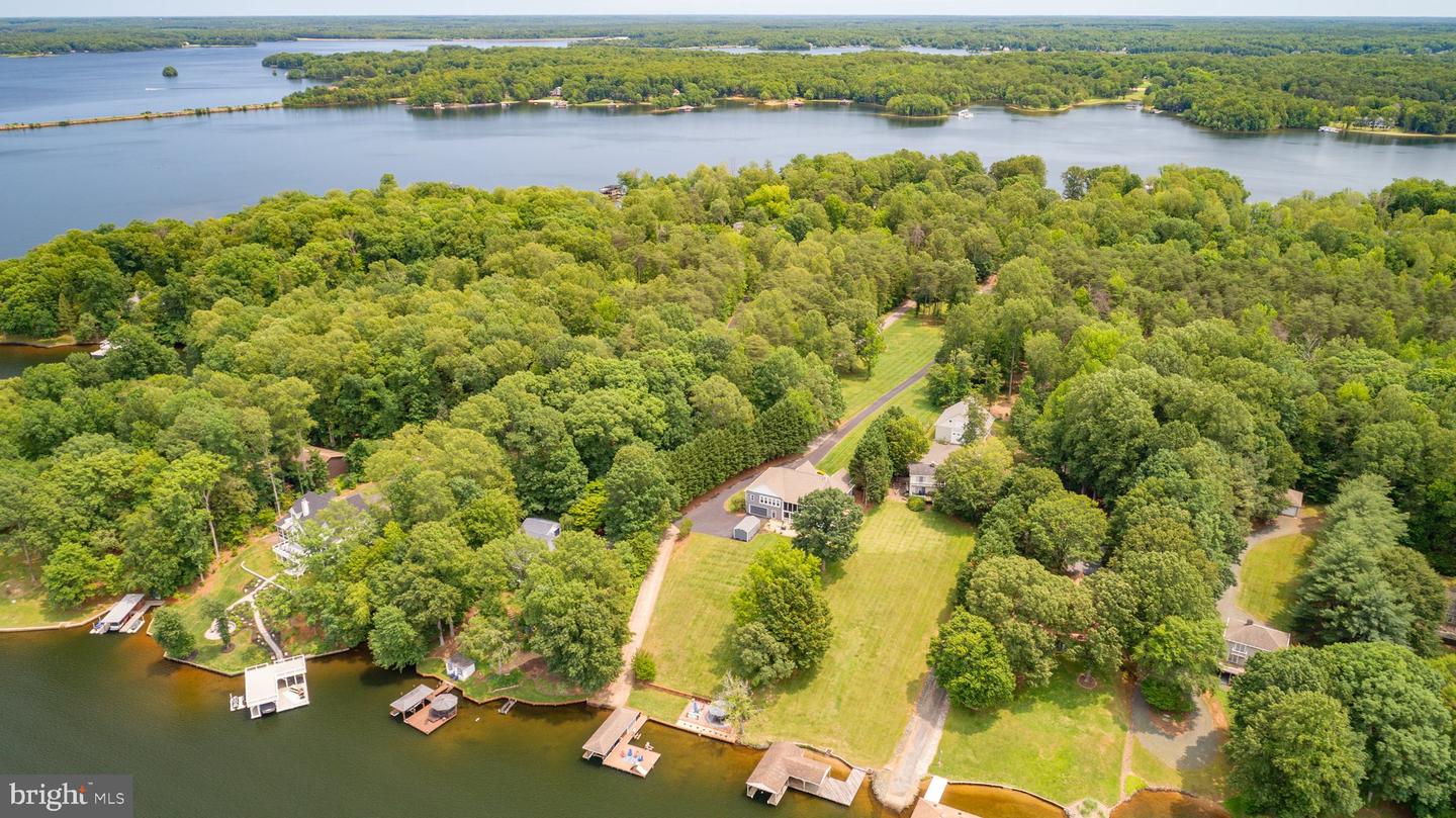 565 BUSBEES POINT RD, BUMPASS, Virginia 23024, 5 Bedrooms Bedrooms, 15 Rooms Rooms,3 BathroomsBathrooms,Residential,For sale,565 BUSBEES POINT RD,VALA2007950 MLS # VALA2007950
