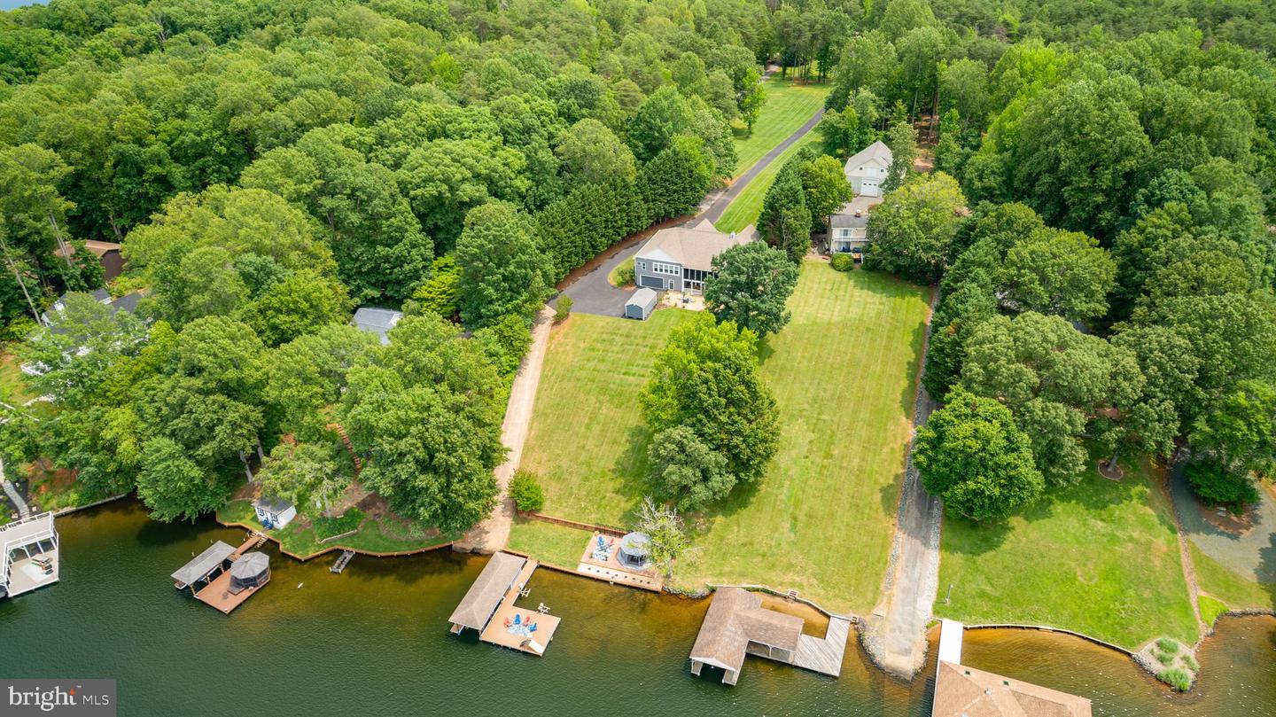 565 BUSBEES POINT RD, BUMPASS, Virginia 23024, 5 Bedrooms Bedrooms, 15 Rooms Rooms,3 BathroomsBathrooms,Residential,For sale,565 BUSBEES POINT RD,VALA2007950 MLS # VALA2007950